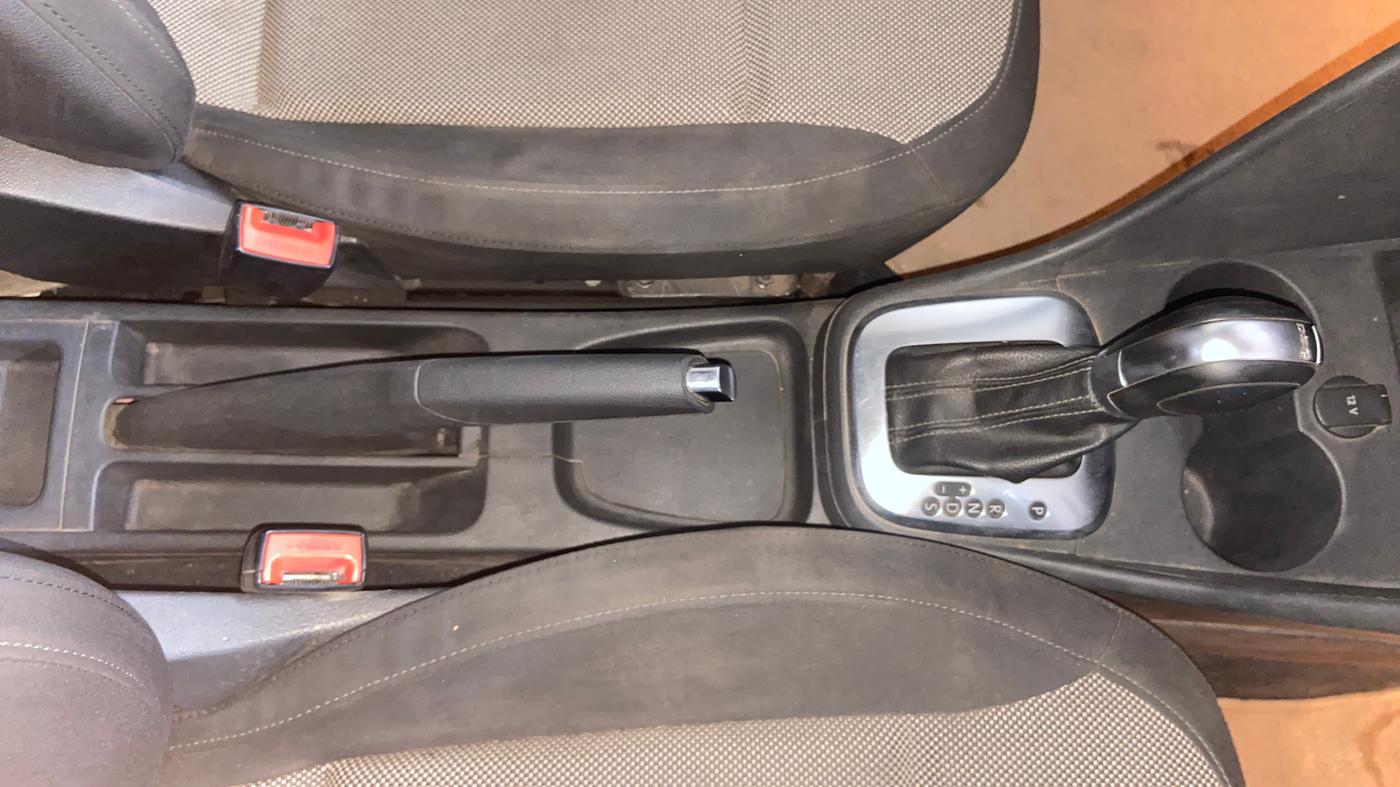 2016 Volkswagen Polo GT TSI AT, Petrol, Automatic, 1,29,229 km, Gear Lever