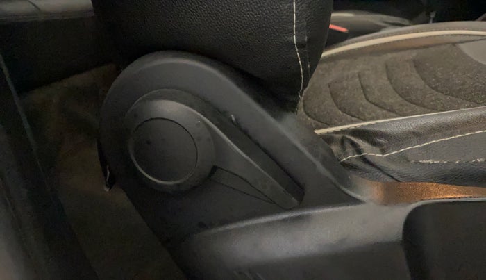 2022 Tata PUNCH ADVENTURE AMT, Petrol, Automatic, 30,374 km, Driver Side Adjustment Panel