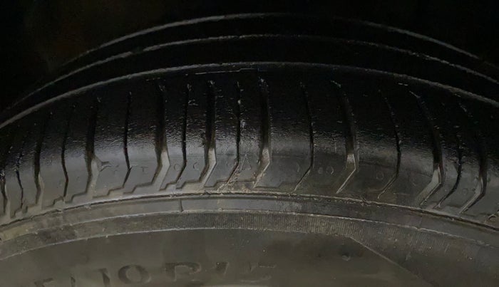 2022 Tata PUNCH ADVENTURE AMT, Petrol, Automatic, 30,374 km, Left Front Tyre Tread