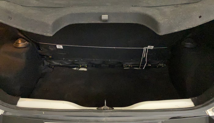 2022 Tata PUNCH ADVENTURE AMT, Petrol, Automatic, 30,374 km, Boot Inside