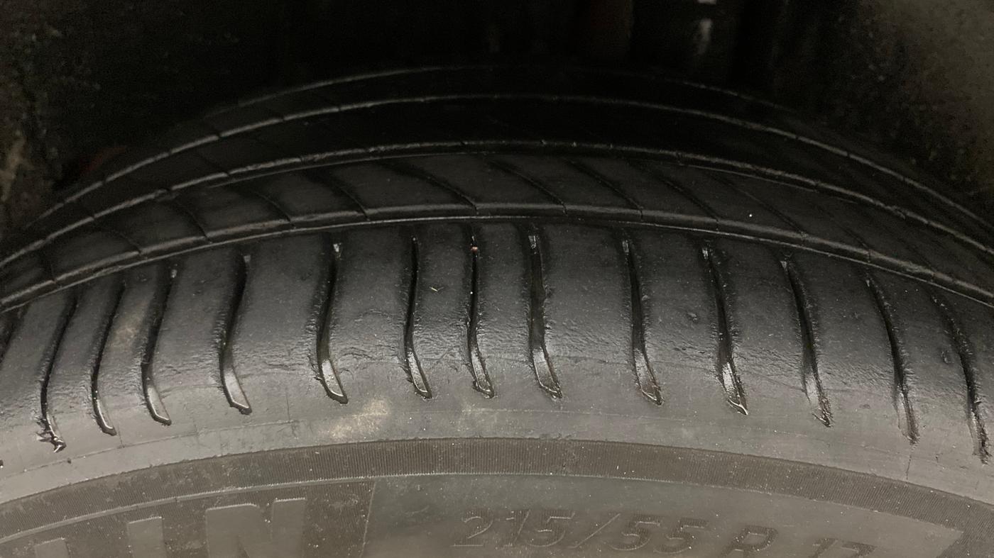 2021 Volkswagen T-ROC 1.5 TSI AT, Petrol, Automatic, 1,20,900 km, Left Rear Tyre Tread