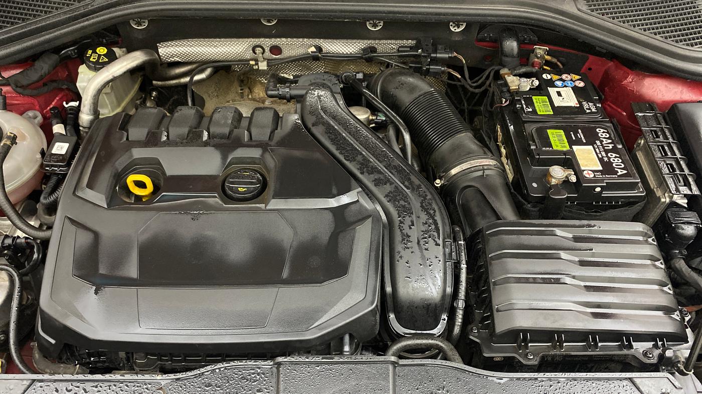 2021 Volkswagen T-ROC 1.5 TSI AT, Petrol, Automatic, 1,20,900 km, Engine View