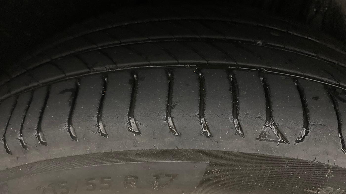 2021 Volkswagen T-ROC 1.5 TSI AT, Petrol, Automatic, 1,20,900 km, Right Rear Tyre Tread