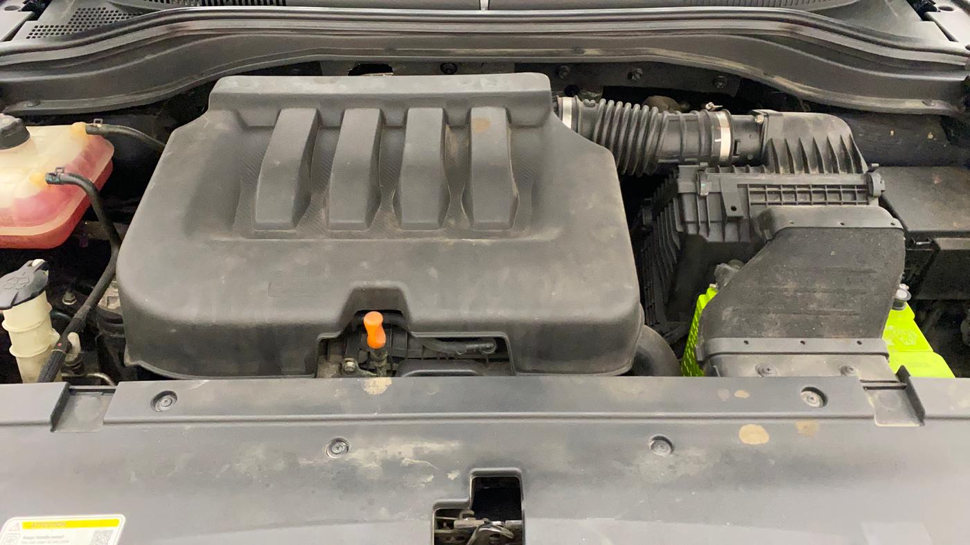 2022 Mahindra XUV700 AX 7 LUXURY P AT 7 STR, Petrol, Automatic, 50,045 km, Open Bonet