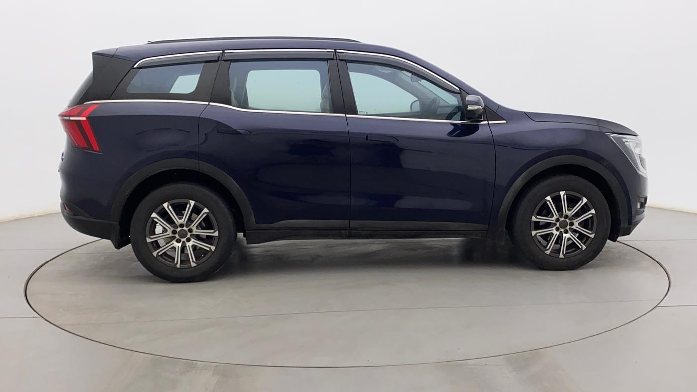 2022 Mahindra XUV700 AX 7 LUXURY P AT 7 STR, Petrol, Automatic, 50,045 km, Right Side View