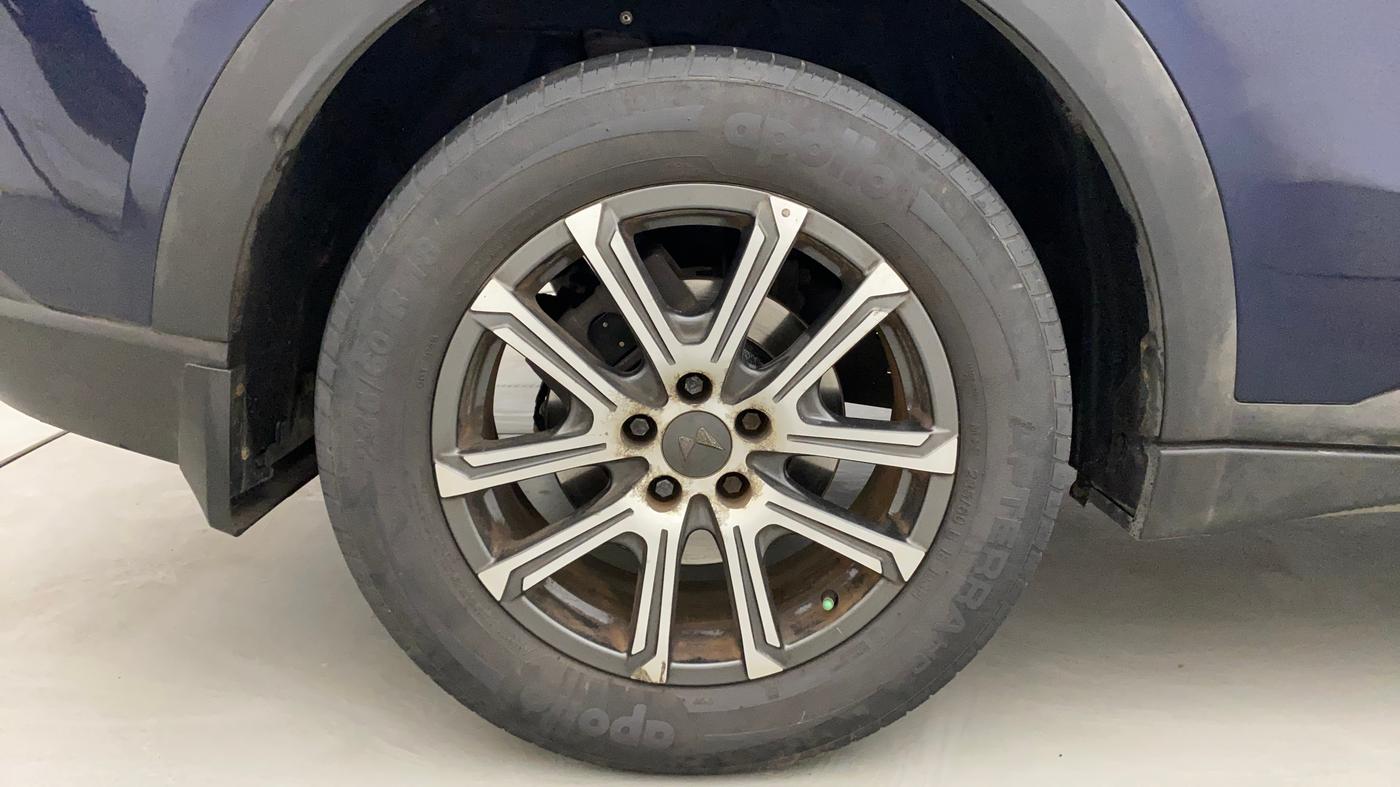 2022 Mahindra XUV700 AX 7 LUXURY P AT 7 STR, Petrol, Automatic, 50,045 km, Right Rear Wheel