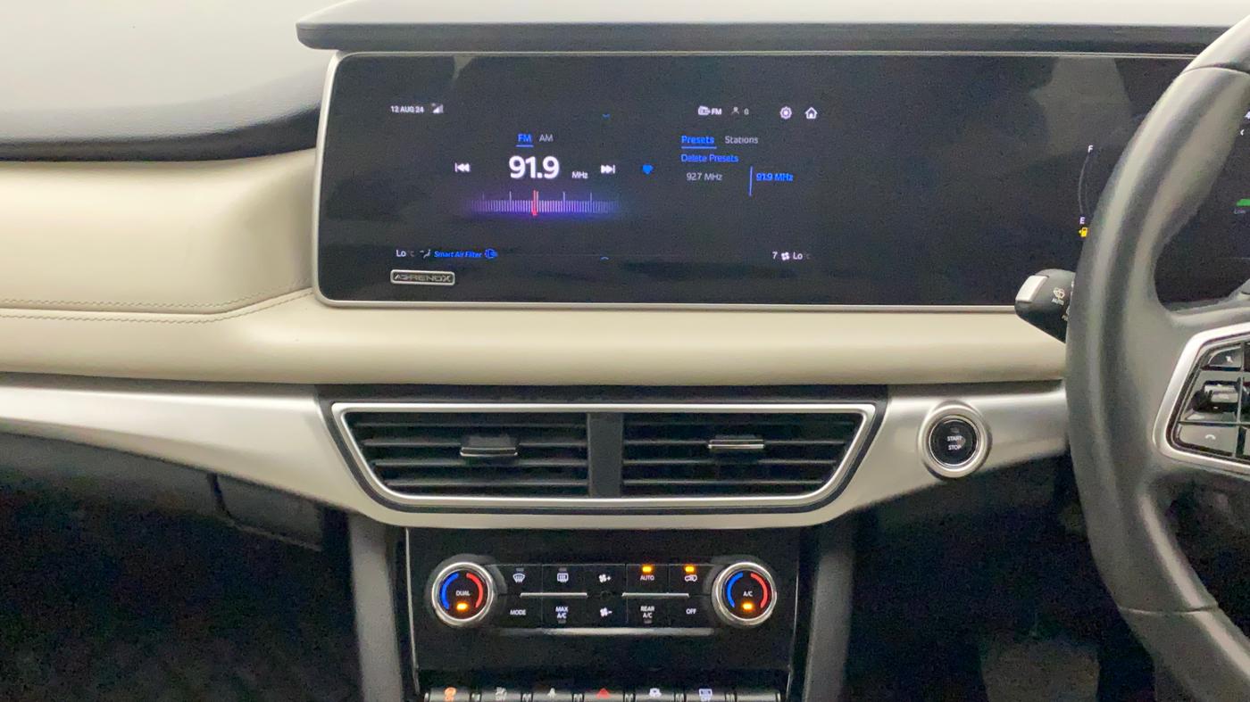2022 Mahindra XUV700 AX 7 LUXURY P AT 7 STR, Petrol, Automatic, 50,045 km, Air Conditioner