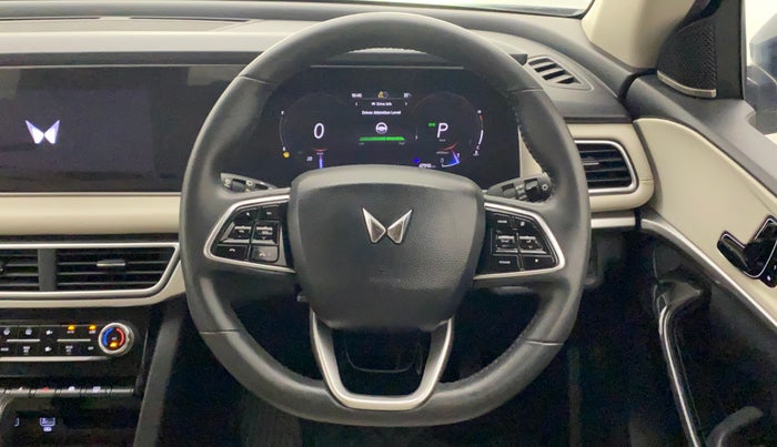 2022 Mahindra XUV700 AX 7 LUXURY P AT 7 STR, Petrol, Automatic, 49,176 km, Steering Wheel Close Up