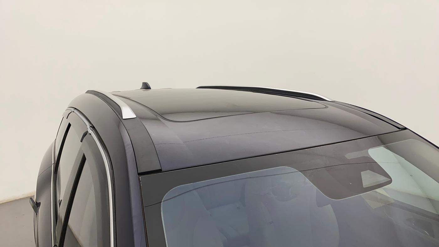 2022 Mahindra XUV700 AX 7 LUXURY P AT 7 STR, Petrol, Automatic, 50,045 km, Roof