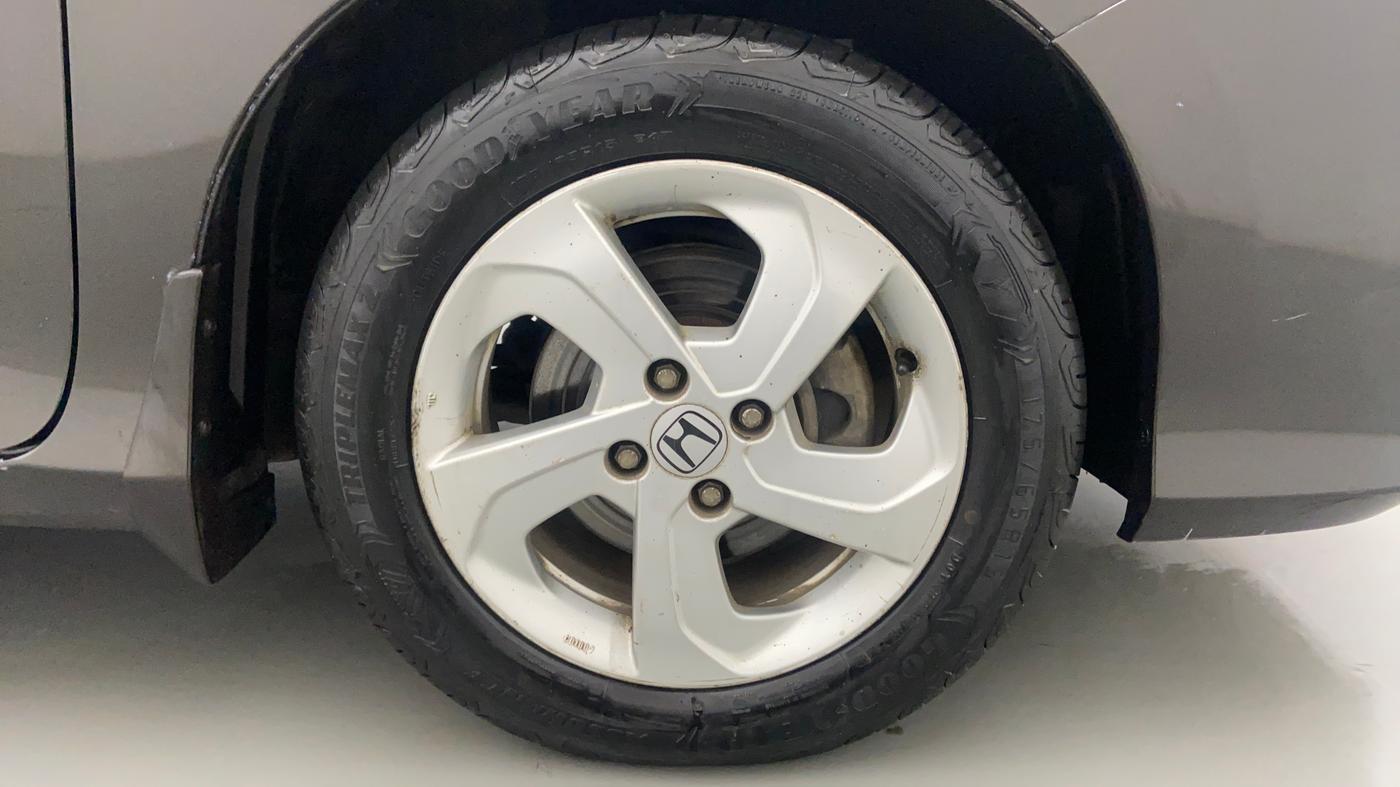 2015 Honda City VX MT DIESEL, Diesel, Manual, 80,107 km, Right Front Wheel