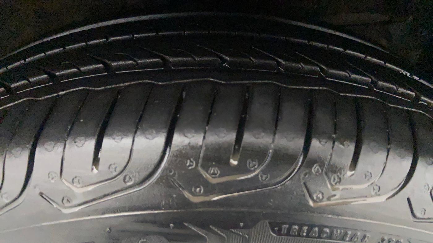2015 Honda City VX MT DIESEL, Diesel, Manual, 80,107 km, Right Front Tyre Tread