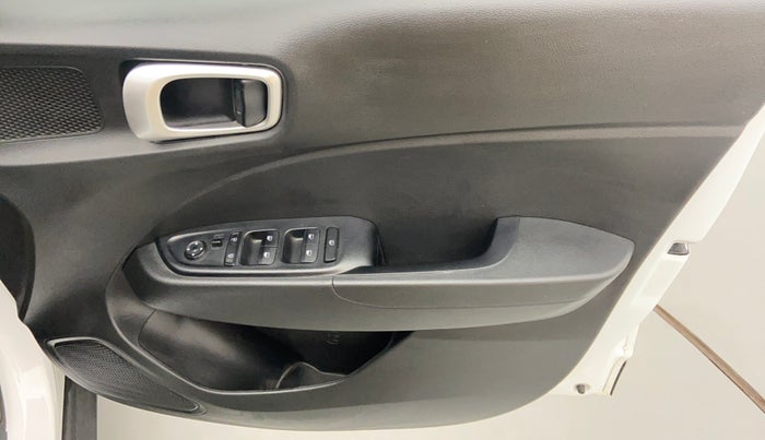2019 Hyundai VENUE S MT 1.2 KAPPA, Petrol, Manual, 11,220 km, Driver Side Door Panels Control