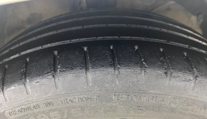 2019 Maruti Baleno ALPHA CVT PETROL 1.2, Petrol, Automatic, 63,898 km, Right Front Tyre Tread