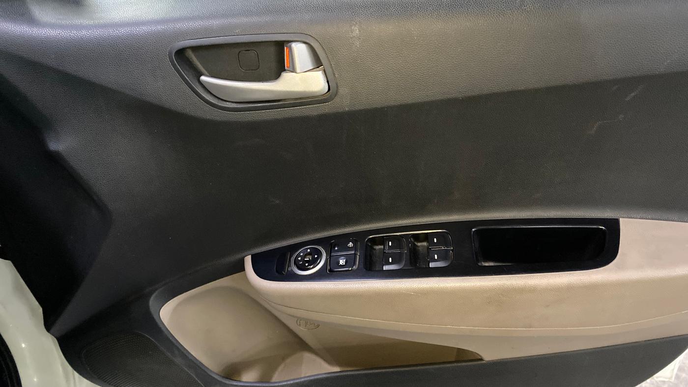 2015 Hyundai Xcent S 1.1 CRDI, Diesel, Manual, 66,545 km, Driver Side Door Panels Control
