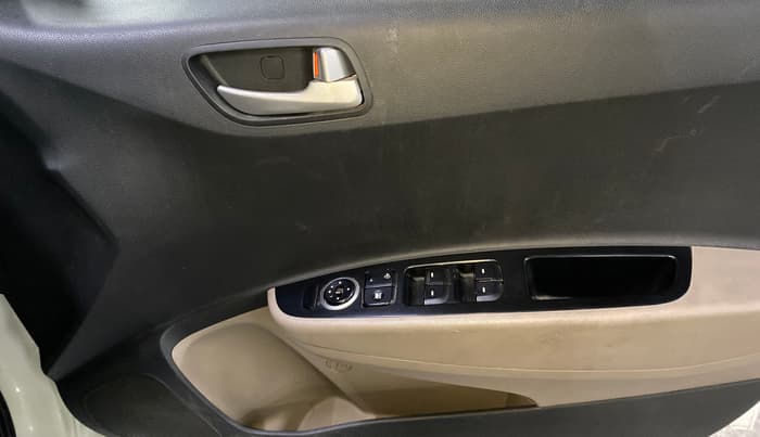 2015 Hyundai Xcent S 1.1 CRDI, Diesel, Manual, 66,545 km, Driver Side Door Panels Control
