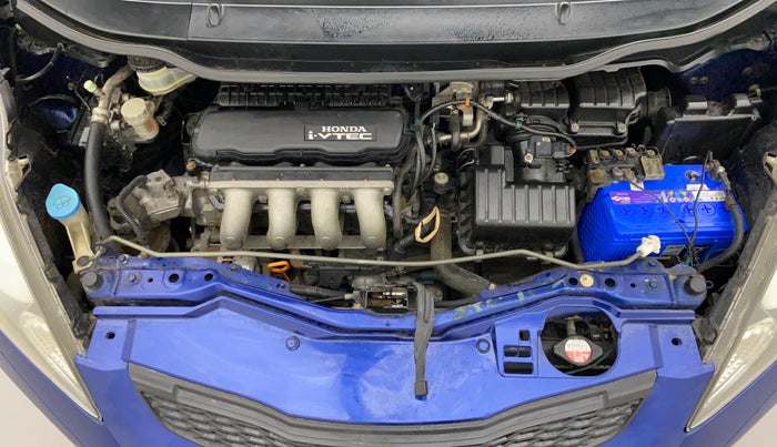 2011 Honda Jazz 1.2L I-VTEC BASE, Petrol, Manual, 1,05,985 km, Open Bonet
