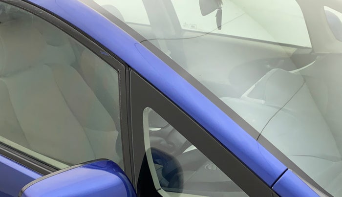 2011 Honda Jazz 1.2L I-VTEC BASE, Petrol, Manual, 1,05,985 km, Right A pillar - Slightly dented