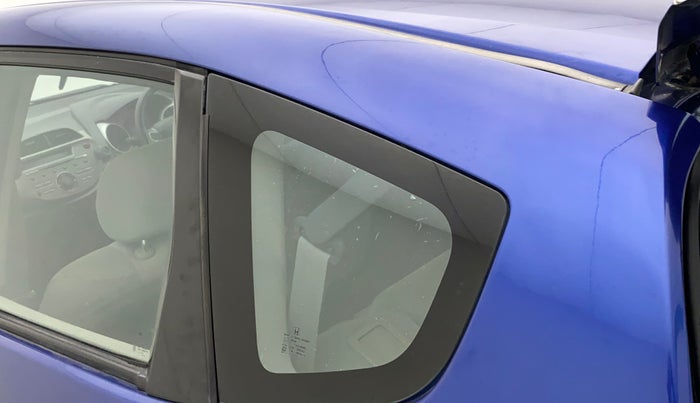 2011 Honda Jazz 1.2L I-VTEC BASE, Petrol, Manual, 1,05,985 km, Left C pillar - Paint is slightly faded