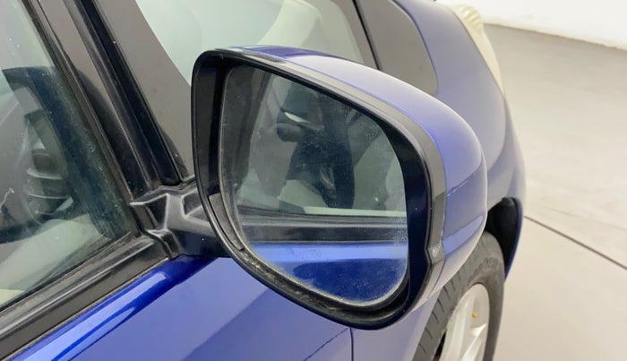2011 Honda Jazz 1.2L I-VTEC BASE, Petrol, Manual, 1,05,985 km, Right rear-view mirror - Mirror motor not working