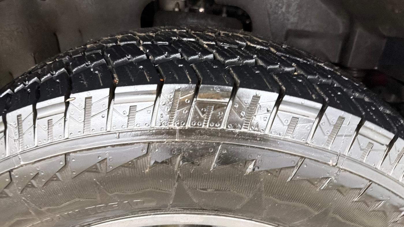 2021 Mahindra Thar LX PETROL HT 4WD AT, Petrol, Automatic, 34,634 km, Right Front Tyre Tread