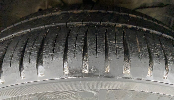 2014 Honda City SV MT PETROL, Petrol, Manual, 63,200 km, Right Front Tyre Tread
