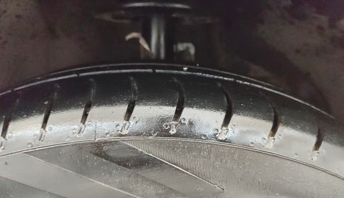 2019 Maruti Swift VXI, Petrol, Manual, 66,403 km, Right Front Tyre Tread