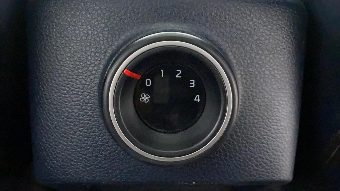2022 KIA CARENS LUXURY PLUS 1.4G MT 6STR, Petrol, Manual, 3,084 km, Rear AC Temperature Control