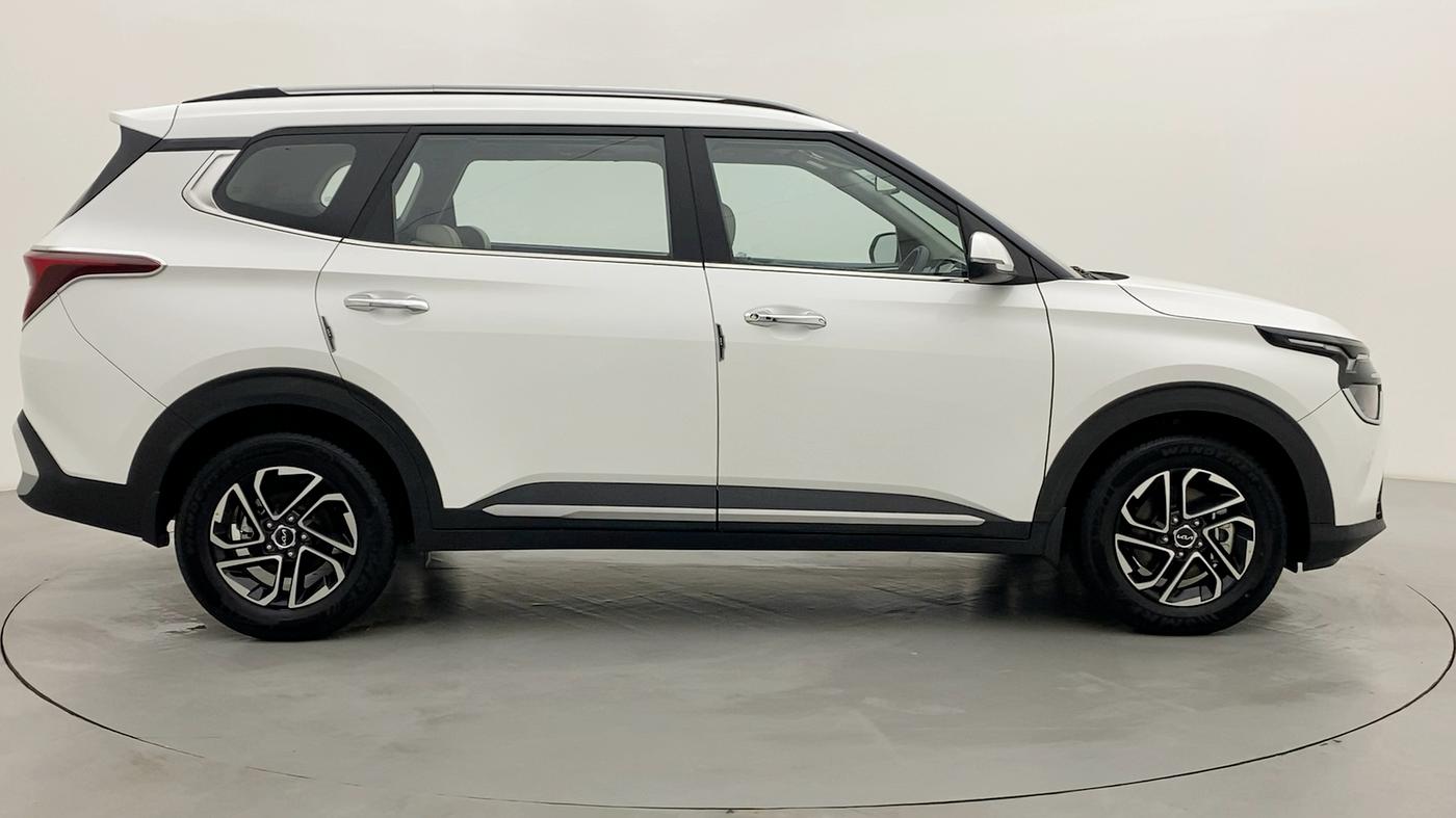 2022 KIA CARENS LUXURY PLUS 1.4G MT 6STR, Petrol, Manual, 3,084 km, Right Side View
