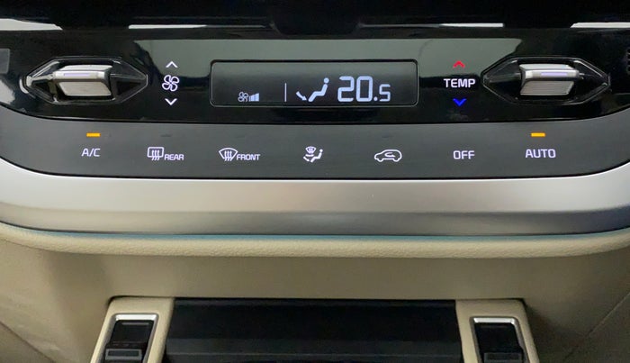 2022 KIA CARENS LUXURY PLUS 1.4G MT 6STR, Petrol, Manual, 3,084 km, Automatic Climate Control