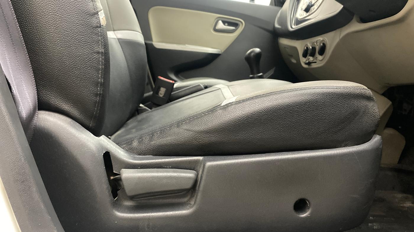 2014 Maruti Alto K10 VXI, Petrol, Manual, 43,002 km, Driver Side Adjustment Panel