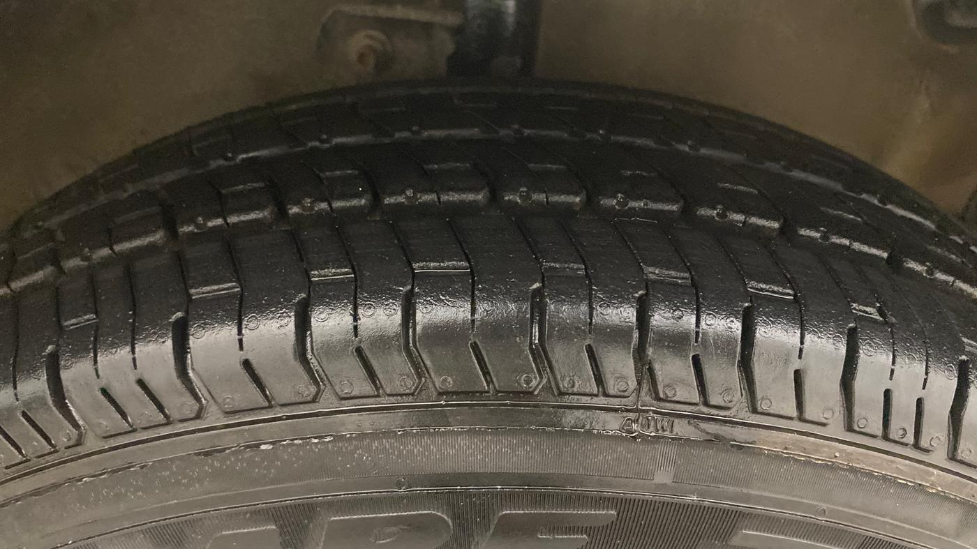 2013 Maruti A Star VXI (ABS) AT, Petrol, Automatic, 29,903 km, Right Front Tyre Tread