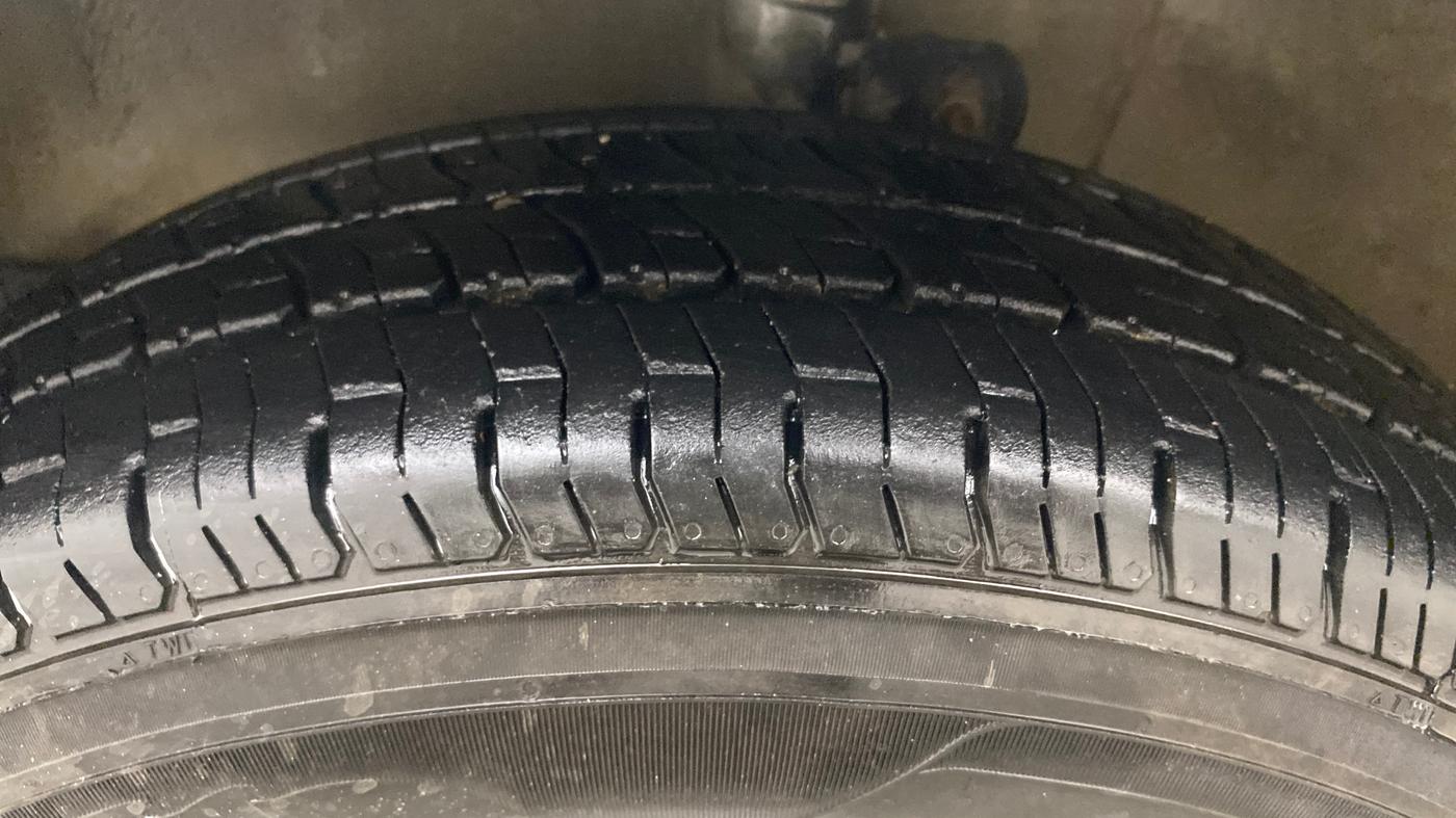 2013 Maruti A Star VXI (ABS) AT, Petrol, Automatic, 29,903 km, Left Front Tyre Tread