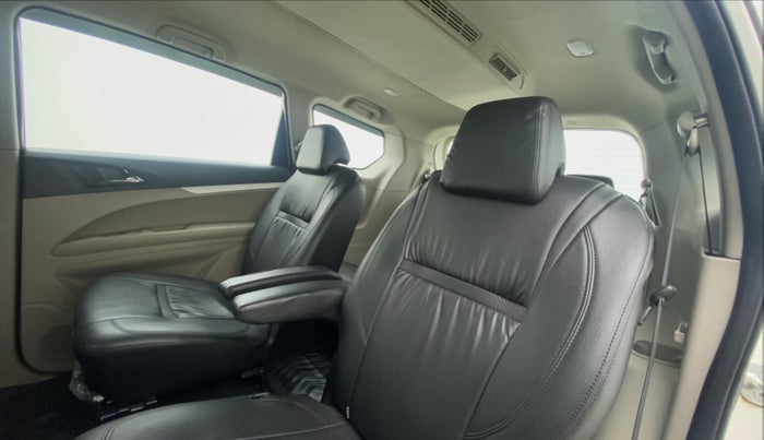 2018 Mahindra MARAZZO M6 7 STR, Diesel, Manual, 21,547 km, Right Side Rear Door Cabin