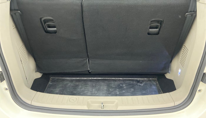2018 Mahindra MARAZZO M6 7 STR, Diesel, Manual, 21,547 km, Boot Inside