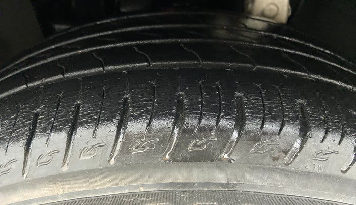 2018 Mahindra MARAZZO M6 7 STR, Diesel, Manual, 21,547 km, Left Front Tyre Tread