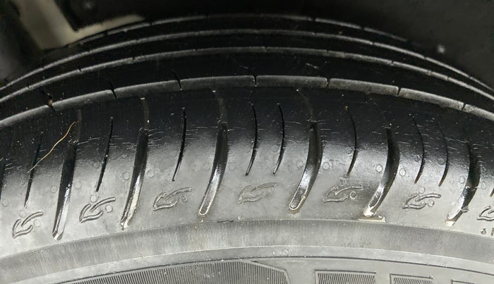 2018 Mahindra MARAZZO M6 7 STR, Diesel, Manual, 21,547 km, Right Rear Tyre Tread