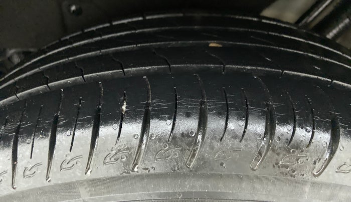 2018 Mahindra MARAZZO M6 7 STR, Diesel, Manual, 21,547 km, Left Rear Tyre Tread