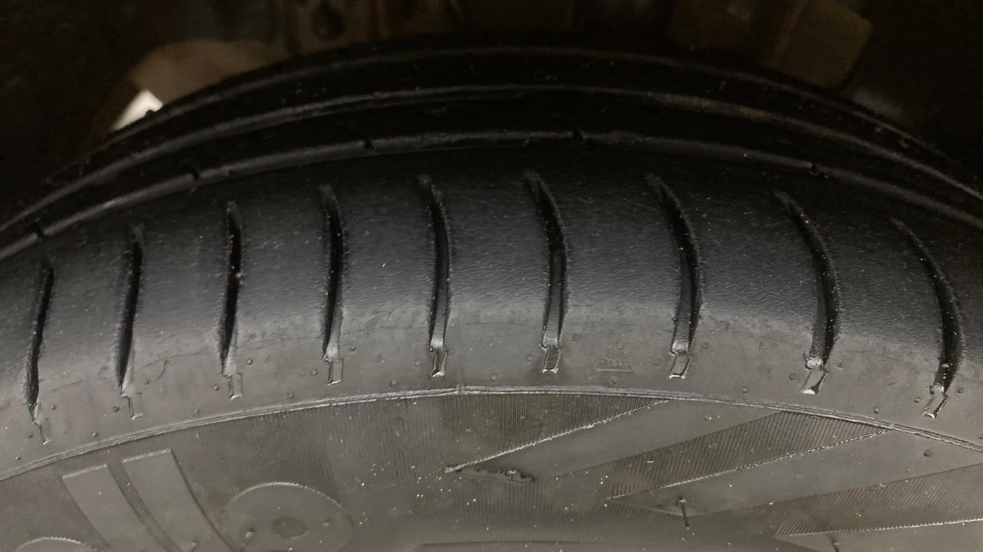2016 Tata Tiago XZ PETROL, Petrol, Manual, 73,795 km, Left Front Tyre Tread