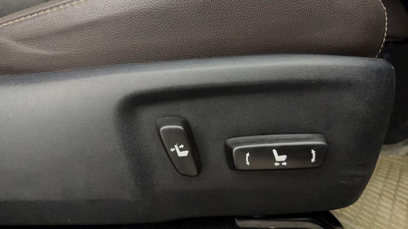 2019 Toyota Fortuner 2.7 4X2 AT, Petrol, Automatic, 24,901 km, Driver Side Adjustment Panel