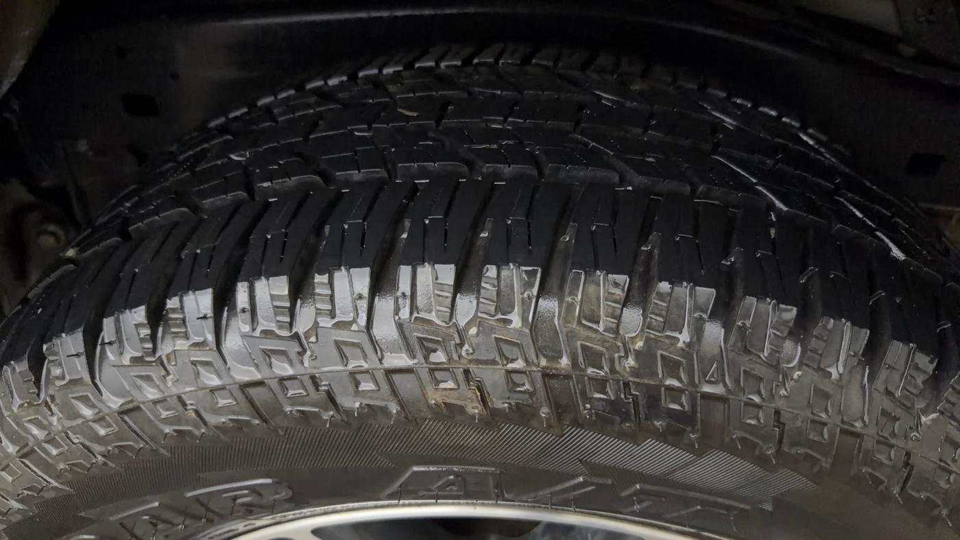 2019 Toyota Fortuner 2.7 4X2 AT, Petrol, Automatic, 24,901 km, Left Rear Tyre Tread