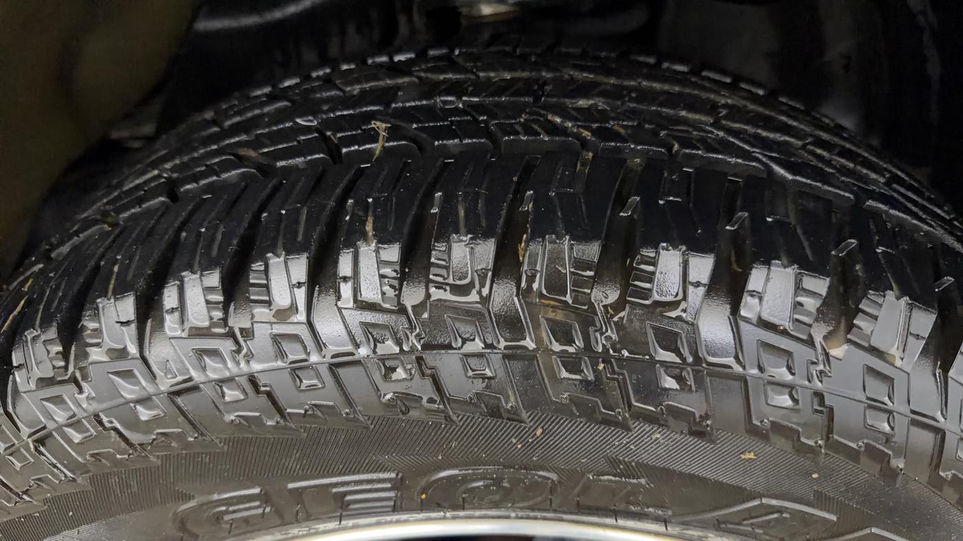 2019 Toyota Fortuner 2.7 4X2 AT, Petrol, Automatic, 24,901 km, Right Front Tyre Tread