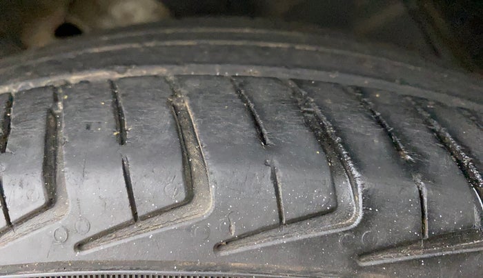 2021 Maruti New Wagon-R LXI CNG (O) 1.0, CNG, Manual, 43,030 km, Right Front Tyre Tread
