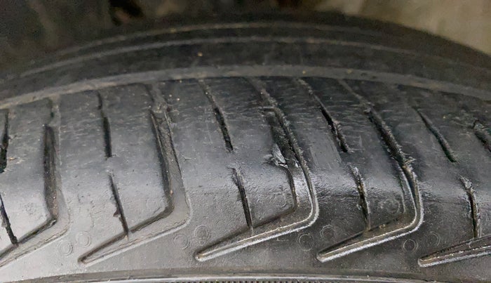 2021 Maruti New Wagon-R LXI CNG (O) 1.0, CNG, Manual, 43,030 km, Left Front Tyre Tread