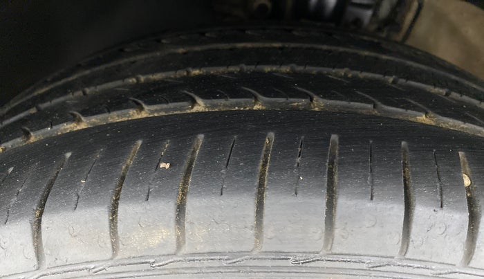 2019 Volkswagen Vento 1.2 TSI HIGHLINE PLUS AT, Petrol, Automatic, 24,046 km, Left Front Tyre Tread