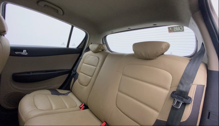 2013 Hyundai i20 SPORTZ 1.2, Petrol, Manual, 38,557 km, Right Side Rear Door Cabin