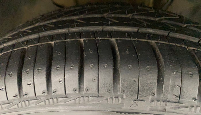 2019 Tata Tiago WIZZ EDITION PETROL, Petrol, Manual, 43,725 km, Right Front Tyre Tread
