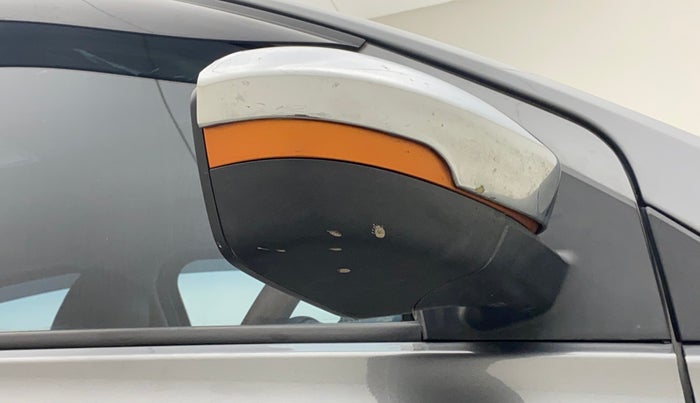 2019 Tata Tiago WIZZ EDITION PETROL, Petrol, Manual, 43,725 km, Right rear-view mirror - Mirror movement not proper
