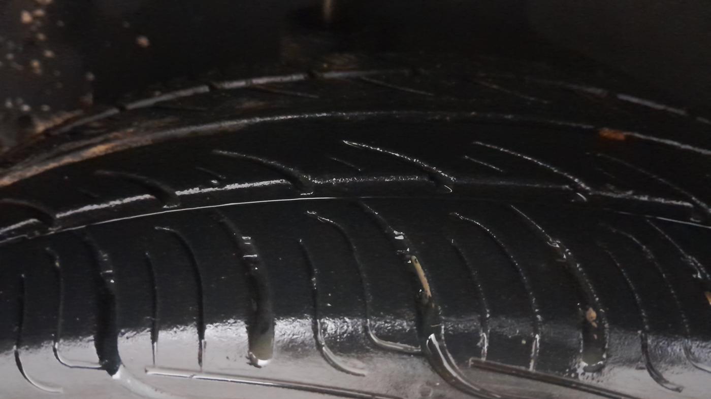 2014 Maruti Ritz VXI, Petrol, Manual, 92,624 km, Right Rear Tyre Tread