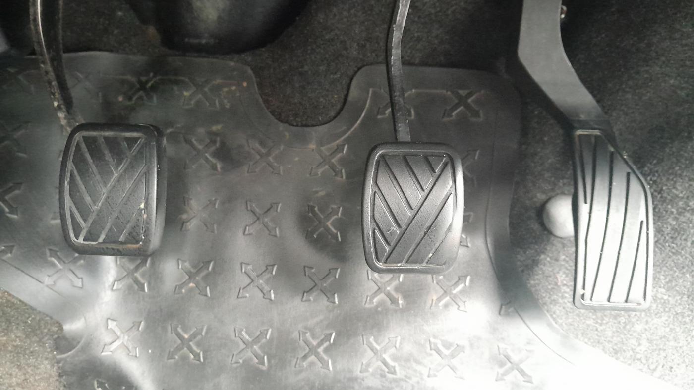 2014 Maruti Ritz VXI, Petrol, Manual, 92,624 km, Pedals