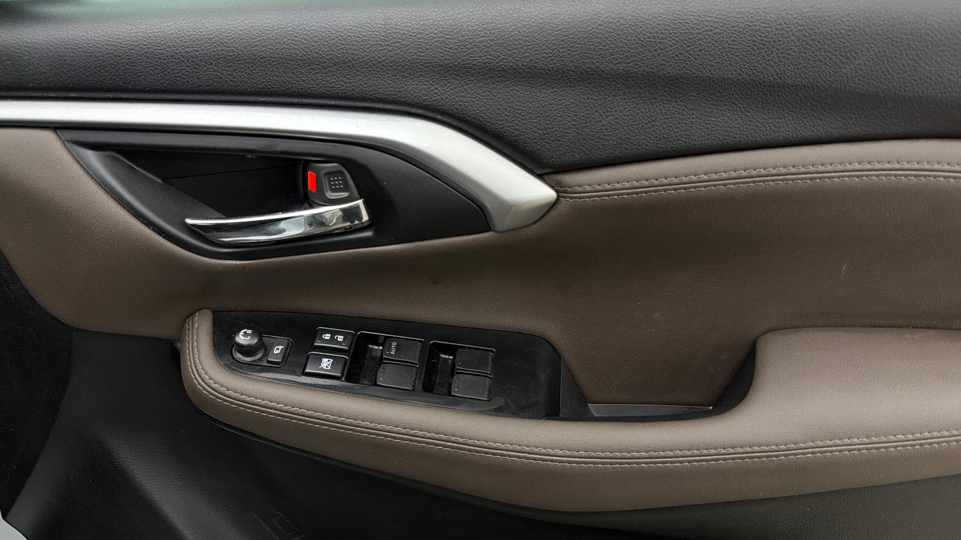 2024 Toyota URBAN CRUISER HYRYDER G HYBRID, Hybrid, Automatic, 28,355 km, Driver Side Door Panels Control